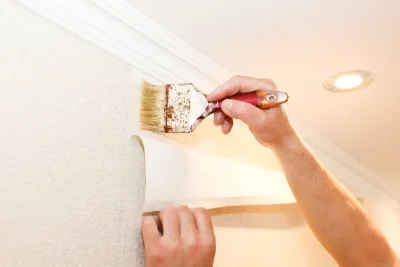 Pose de papier peint à Douains — revêtements muraux et toiles de verre